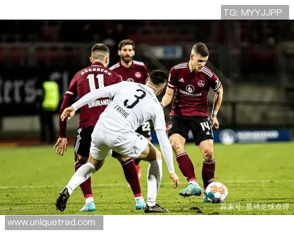 兵工厂与阿尔多西维的激烈对决展现足球战术与团队精神的完美结合